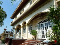 Pattaya House for Sale: Happiness Castle by Lake