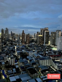 Life Rama 4-Asoke Condominium For Rent